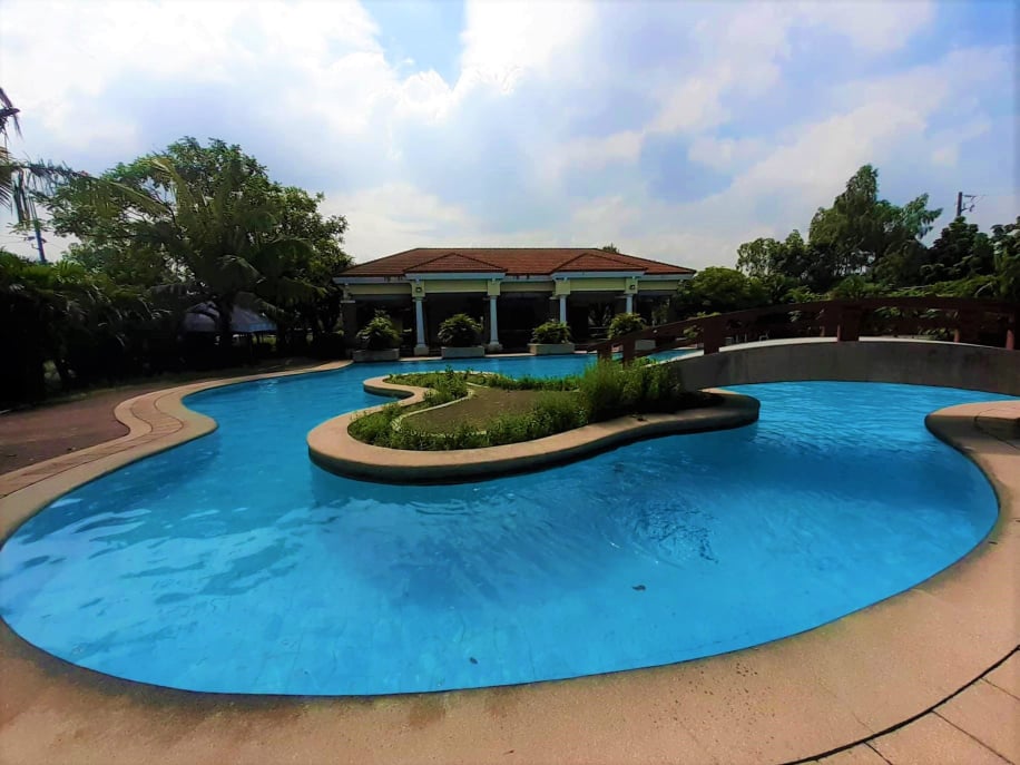 ITC Woodlands Swimming Pool